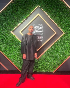 Hisham Fageeh Instagram - Thankful for @anasbatahaf
Thankful for @marwanghazirii for composing an epic original sound track (OST) for @fayspalette 
Thankful for all the family who made the film and premier a night to remember 
Thankful for everyone who danced at my DJing debut at the premier afterparty! I am so blessed and lucky الحمدلله