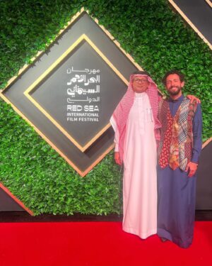 Hisham Fageeh Instagram - Thankful for @anasbatahaf
Thankful for @marwanghazirii for composing an epic original sound track (OST) for @fayspalette 
Thankful for all the family who made the film and premier a night to remember 
Thankful for everyone who danced at my DJing debut at the premier afterparty! I am so blessed and lucky الحمدلله