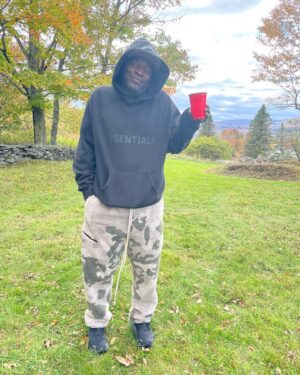 Hisham Tawfiq Instagram - I don’t drink but always wanted to take a picture with a Red Solo Cup, so here’s my phot shoot. 🤗🤷🏿
