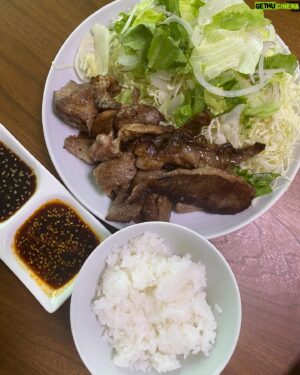 Hitoshi Ozawa Instagram - おはようさん❗️
肉でスタミナつけて
暑さを乗り切る☀️
さぁ
今日のドジャース対エンゼルス
楽しみ👍