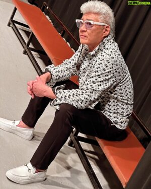 Hitoshi Ozawa Instagram - 情報解禁❗️
日本テレビ『続々〜ゾクゾク〜』
6月2日（日）午後２時〜
※TVer配信もあり

一獲千金バラエティー特版
『続々〜ゾクゾク〜』に出演するから
よろしく❗️

エイベックス仲間の
鈴木亜美ちゃんも出てるぜ👍

@amiamisuzuki
#続々ゾクゾク

あと、訂正
YouTube祭りは今夜だった💦
すまぬ❗️笑