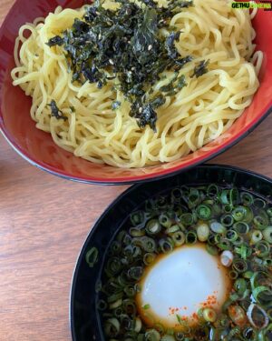 Hitoshi Ozawa Instagram - おはようさん❗️
今日もクソ暑くなりそうだな💦
朝はつけ麺で❗️
天気がいいから
Ladyと散歩行きたいが🏍️
最近の暑さは無理❗️
信号で停まったら蒸し風呂💦