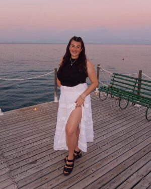 Hollie Arnold Instagram - 𝙼𝚊𝚖𝚖𝚊 𝙼𝚒𝚊! 𝙷𝚎𝚛𝚎 𝙸 𝙶𝚘 𝙰𝚐𝚊𝚒𝚗 🐚🌅🧿
•
•
#greece #holiday #takemeback #mammamia #travel