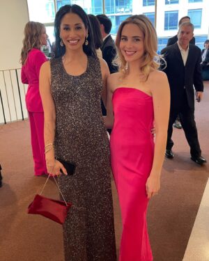 Holly Deveaux Instagram - About last night! An honor to be nominated for Best Lead Performer in a TV Movie at the @thecdnacademy Comedy & Drama Screen Awards alongside so many talented people!

So great to see friends old and new, and to celebrate all the winners and nominees. Canada has a hell of a lot of talent, and, in my opinion, some of the best comedy out there! 

Hair and makeup by moi, hair color by the fab @re_nato_v and dress found at @cultgaia 

Congrats to all on their nominations, wins, and for looking so fabulous! 🍁 

#canadianscreenawards #christmasmoviemagic
🇨🇦 

Special shout-out to the hosts for keeping things moving, particularly @realemmahunter  for lighting up that stage!