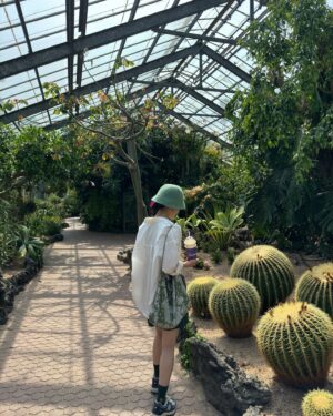 Hong Hwa-yeon Instagram - 제주도 처음 와본 사람~~~~~ 저요~~~ 🤸‍♀️🩵💚💚🫧