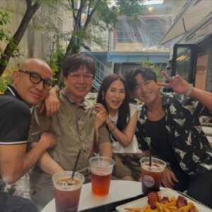 Hong Seok-cheon Instagram - 좋은 사람들과 이태원 나들이  남자셋여자셋에  보잘것없는 나를 캐스팅해서 쁘아종으로 인기얻게 해주신 원조 보석 감별사  송창의 감독님과  가수 장혜진  신화 민우와 함께  폭풍수다 ㅎㅎㅎ  홍석천의 신념  은혜는 꼭 갚는다  인연을 소중히 여긴다  성공은 나눈다