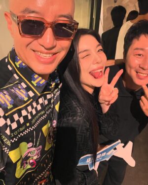 Hong Seok-cheon Instagram - 우리 여진구  새영화 #하이재킹 시사회  정말 많은 분들이 오셨네여  대박기원  나의보석 진구의 악역 연기 기대할게  흥행 가즈아  #여진구 #하정우 #성동일 #하이재킹 #마동석 #고창석 #임시완 #에일리 #김준수 #유지태  #홍석천의보석함  @greedilous  #박윤희 디자이너