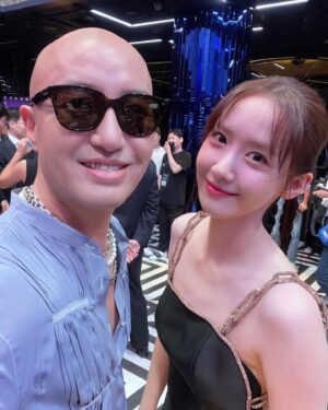 Hong Seok-cheon Instagram - 행복했던 어제의 기억들  한여름밤의 꿈 오랜만에 보는 여동생들  다들 예쁘다  #청룡시리즈어워즈  #송혜교 #宋慧乔 #宋慧喬 
#songhyegyo  #윤아 #임윤아 #임지연 #girlsgenerations  #유리 #권유리 #정려원 #하니 #안희연 #츄 #주현영 #김아영 #가비 #이은지  아 은우사진은 따로 남배우편에 ㅎㅎㅎ은우는 여자들 얼굴에 안밀려 ㅎㅎ