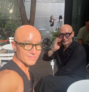 Hong Seok-cheon Instagram - 대한민국 빡빡이 서열5위안에 들거같은 두사람  나  그리고  김종도 나무 엑터스 대표  우리형 멋지다  ㅎㅎㅎ 송강이 제대하면 보석함에 주시오  형 왈 지랄 ㅋㅋㅋㅋㅋ