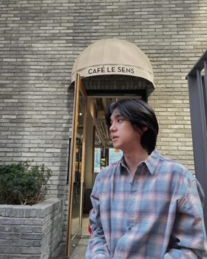 Hong Seung-bum Instagram - spring after all 😊