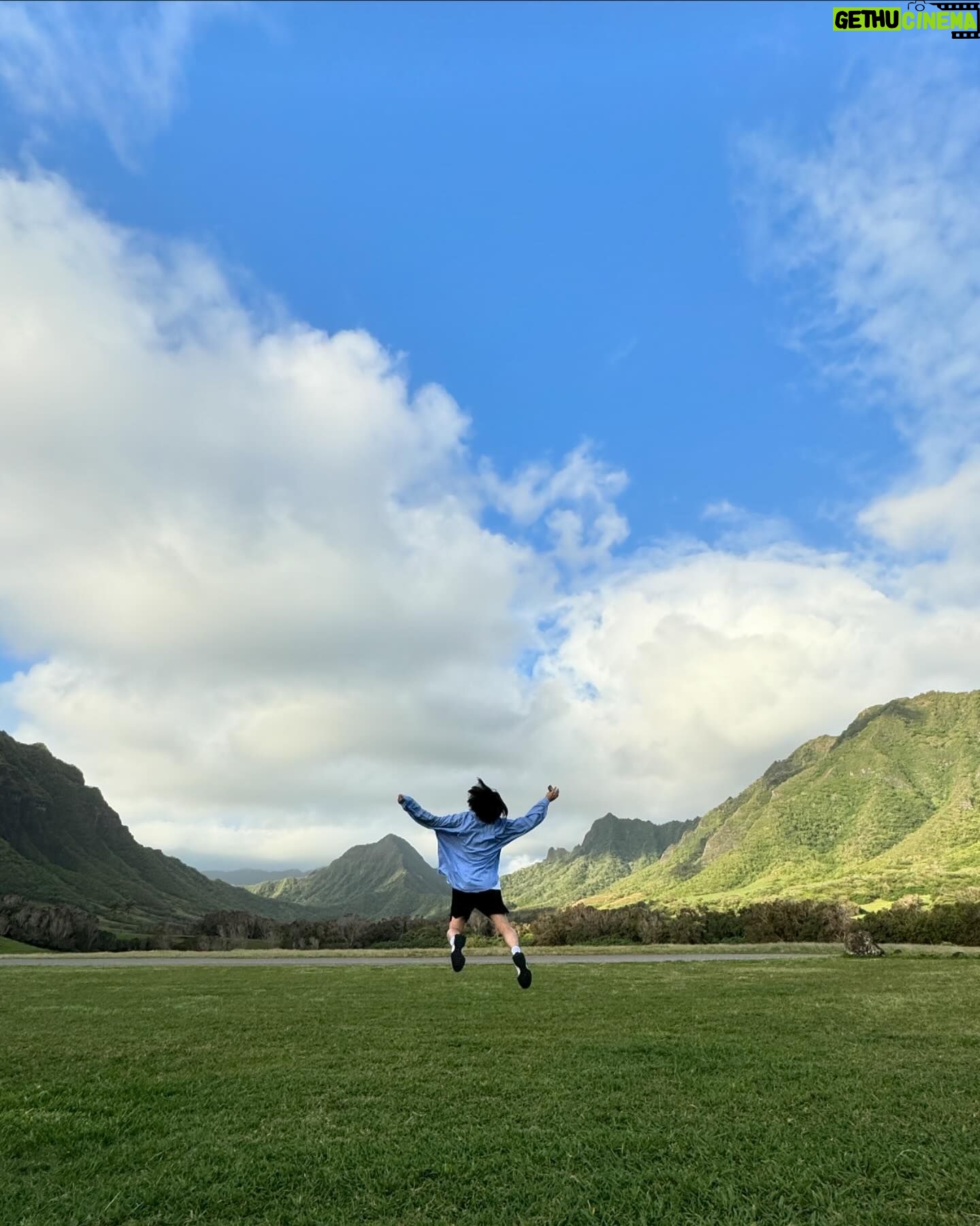 Hong Seung-bum - 12K Likes - perfect weather makes the perfect mood🌴☀️