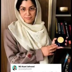 Hossein Darabi Instagram - وقتی حرفی برای گفتن نداشته باشی مجبوری اینطوری طرف مقابل رو تخریب کنی. اگه دوتا برنامه داشتن گوش زمین و زمانو کر میکردن