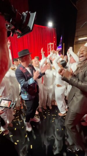 Howie Mandel Instagram - Celebrating backstage #AGT #GoldenBuzzer