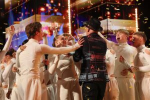 Howie Mandel Instagram - cue the gold confetti for @brentstreet! ✨ cannot wait to see what @howiemandel’s Golden Buzzer does in the Lives. #AGT