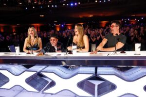 Howie Mandel Instagram - cue the gold confetti for @brentstreet! ✨ cannot wait to see what @howiemandel’s Golden Buzzer does in the Lives. #AGT
