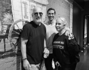 Howie Mandel Instagram - Ice House Chronicles 2024 - 

@howiemandel 
@mazjobrani 
@jodimillercomic 
@margaret_cho 
@coreymartincraig @drbotoxdrdaniellemarrcollins 
@michaelschwartzphotographer 

#Standup #Comedy #Icehousecomedy #Standupcomedy #Comedian