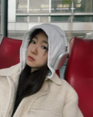 Hsu An-Chih Instagram - 年末裡的各種我，
🌚一下這樣、一下那樣🌝