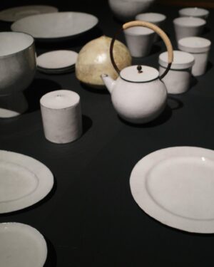 Hsu An-Chih Instagram - 墨、茶、器，皆為道和美的載體。
我直接掉進它們所產生的流動和氤氳之中，
兜了無數圈。

《墨茶 INK & TEA》
Tso Gallery  x  Luce
2023.12.23 -  2024.01.20

@_____.luce 
@tsogallery
