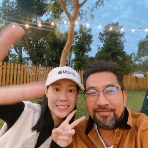 Hsuan-yen Tsai Instagram - 2024第一po。
拍戲中的放假日有人飛奔而來，就是最棒的充電劑啦！