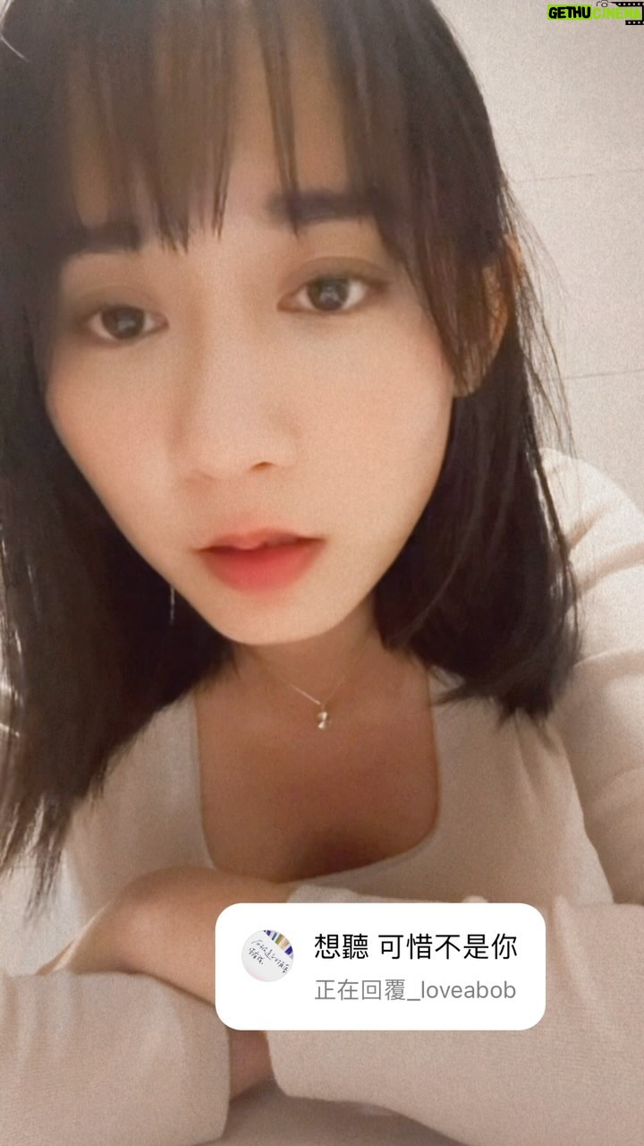 Hu En Ning - 3 Likes - 猜我在哪錄的😋 #香港
溫馨提示:住的飯店的哪?
設備不足,就只好清唱啦~😌
香港之旅太忙碌,每天見不完的人,說不完的話,吃不完的東西,談著做不完的理想。
但是很充實。
重現思考了很多,也謝謝這次我的經紀 @renen.chou 姐給我這次機會,一起去電影節開開眼界~ 還有 @xiaoan9958 安製作的好多次請客 跟好多分享給我的經驗談。
萬分感謝這一切❤️
接下來的人生,才剛剛開始。
#清唱 #我知道有點文不對影片 #但這是在香港錄的 #✌🏻️ #影片是抓著一點空檔錄的