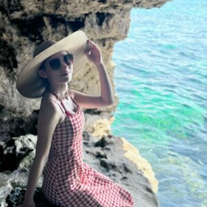 Hu En Ning Instagram - 長灘島🏝️Day One
連續轟炸貼文來惹❤️

✨水晶島跳島✨
只能說真的
美炸了
也熱炸了🔥

拍完照都像在洗三溫暖
無處不濕！

#長灘島 #水晶島 #boracay #boracayisland