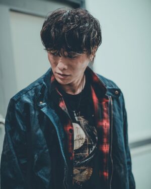 Hubert Wu Instagram - .
第一次出現在大銀幕
謝謝電影組所有的工作人員和台前幕後
謝謝 @eddiecheungofficial 輝哥的帶領和感染
謝謝 @cheyuenyuen1228 婉婉姐的隨和及包容
謝謝 @timpoon918 潘梓然導演的信任和教導
很好的一次經歷 
也希望你們喜歡
#一樣的天空