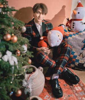 Hubert Wu Instagram - .
Merry Christmas! ❤️‍🔥