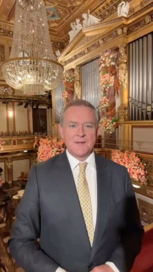 Hugh Bonneville Instagram - Happy New Everything, Everyone. And if you’re in America, tune in to @pbs tomorrow at 8/7c for melodious malarkey. 

#FromVienna
