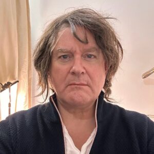 Hugh Bonneville Instagram - I loved John Bishop’s show so much I went straight round to my hairdresser.