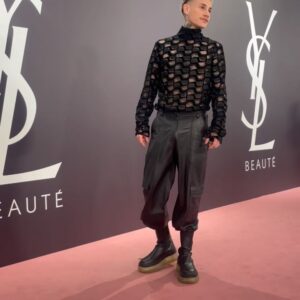 Hugo Cobo Instagram - Gracias por todo❤️‍🔥 @yslbeauty | @ysl ❤️‍🔥
1. Amiguitos🫶🏻
2. Videitos😏
3. Más amiguitos❤️
4. El tío más guapo lo tengo yo😚
5. Mi compañera de vida🫂
6. Me hace feliz🥰
7. En serio😕
8. Muuuuuy feliz de vivir esto contigo🫵🏼❤️‍🔥
#yslbeauty #ysloveshine #ysl #vlog