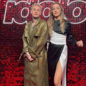 Hugo Cobo Instagram - Premios Ídolo 2024 bien acompañao'❤️‍🔥 
Gracias @aflameconcept @palomasuarez.studio por el lookazo 😍