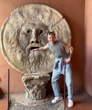 Hugo Cobo Instagram - 🏛️
