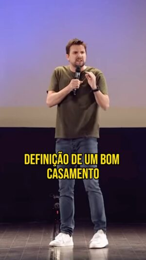 Hugo Sousa Instagram - Quem concorda?😅 #hugosousa #standupcomedy #casamentos #humor