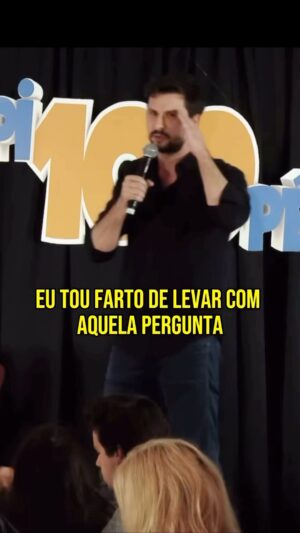 Hugo Sousa Instagram - Tu não casas?
 #hugosousa #standupcomedy #humor #rir #pi100pé