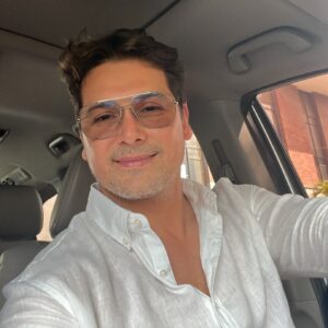 Hugo Vásquez Instagram - Feliz fin de semana mi gente bella ! #colombia