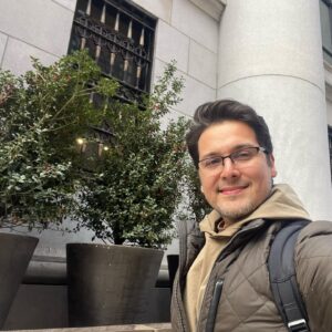 Hugo Vásquez Instagram - Feliz domingo para todos … y muchas bendiciones ! #otoño #usa #autumn