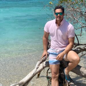 Hugo Vásquez Instagram - Colombia sus colores y sus encantos #colombia #cartagena #islabaru #caribe