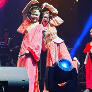 Hugo Wong Instagram - Good show🎉
多謝家燕姐
呢個團隊真係好正😃

#送給你黃金萬兩演唱會 
#皆大歡喜
#黃金萬両
