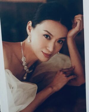 Hugo Wong Instagram - 恭喜陳生陳太🎉
兩位都太美了
男的俊朗女的動人😍
祝福你們 
百年好合
永結同心
幸福快樂🍀