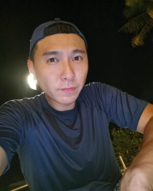Hugo Wong Instagram - 比人放飛機..自己踩😏
#明嘅就明
#夜踩