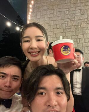 Hui Yin Instagram - 恭喜晒 @louisa_mak @keithshing_ 💒💍

其實同麥總 @louisa_mak 只係合作過一次><
好開心佢當我係friend
邀請我去佢嘅大日子

麥總成為咗我朋友list入面
會考拎得最多A嘅人

同埋我仲認識咗佢老公 @keithshing_ 
大家都是屯門人
巧有親切感

祝佢哋幸福美滿
做所有情侶嘅典範🤩❤️

（好似暫時得我同啲同事
會係咁叫佢做麥總
因為我真係好尊敬佢😂唔想稱呼佢MMC/全名！）

#勁甜麥