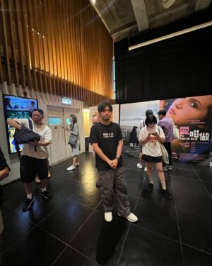 Hui Yin Instagram - 夢想成真 但睡眠不足

#公開試當真 @dse.film @broadwaycinematheque 

（電影中心，我最前坐到C行！）