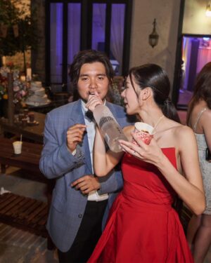 Hui Yin Instagram - 恭喜晒 @louisa_mak @keithshing_ 💒💍

其實同麥總 @louisa_mak 只係合作過一次><
好開心佢當我係friend
邀請我去佢嘅大日子

麥總成為咗我朋友list入面
會考拎得最多A嘅人

同埋我仲認識咗佢老公 @keithshing_ 
大家都是屯門人
巧有親切感

祝佢哋幸福美滿
做所有情侶嘅典範🤩❤️

（好似暫時得我同啲同事
會係咁叫佢做麥總
因為我真係好尊敬佢😂唔想稱呼佢MMC/全名！）

#勁甜麥