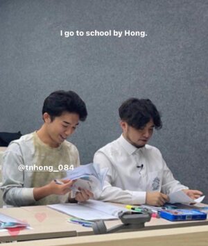 Hui Yin Instagram - [官宣]
試當真的《EA Exam真係驚》系列即將製作成電影

由細到大
我阿媽（腎媽）經常跟我說一句話
「所有嘢都有佢嘅原因！」

想起我阿媽（腎媽）的這句說話
我問自己
為何要要將已上載到網絡的內容
製作成電影呢？

我想了一晚
以下是三個原因 
頭兩個都是很官方的
我想第三個才是真正原因

原因（一）：
雖然影片點擊率不少
但仍然有很多人未看過
（試當真的fans只是小眾😆！）
這部影片記錄了DSE學生的迷惘和不知所措
它對學生和家長有參考作用
有一點點的教育意義

如果剪輯成電影版
從YouTube引入到另一個媒體
可以觸及更多年齡層
也可以讓更多準備接受公開試洗禮的人
無論是家長或學生
做個心理準備

原因（二）：
影片記錄了香港公開試如何影響了廣大學生
甚至整整一代人
如果電影版參加國際電影節
可以讓人認識到香港學生所面臨的問題
探討這些問題是世界性
還是香港獨有的

終極原因（三）：
純粹私心想用電影去說故事

這始終是每個說故事的人都有過的夢想吧…

雖然近年已少提「夢想」這兩個字
想做個現實一點的人 
但歸根究底這夢還在

如果把自己嘔心瀝血經營出來的故事
在大銀幕呈現出來給觀眾
只是想像一下
也有點眼濕濕🥹
電影對創作人來說
就是有很難抗拒的魔力

（除非親眼見到票房仆直、好難睇又好多人讚的電影
這魔力會減退一下😂
但過一排又會恢復魔力，好蠱惑的）

By 許賢
@official_huiyin 
1.3.2024

#hkdse
@trialanderror924