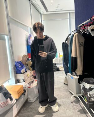 Hung Ka-ho Instagram - 我無內部認購啦真係
請大家試吓17號用恒生信用卡優先訂飛🥲