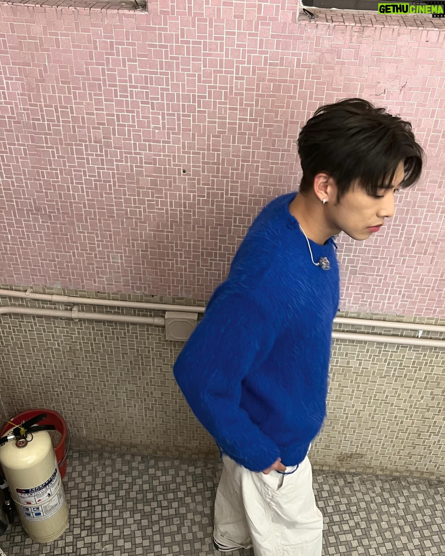 Hung Ka-ho - 17.8K Likes - 最鐘意藍 @ithk
但梯丫佬係紅
恒生信用卡係綠
院友s係橙
stylist係sometimes @maybook