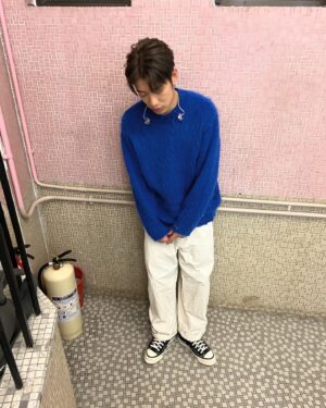 Hung Ka-ho Instagram - 最鐘意藍 @ithk 
但梯丫佬係紅
恒生信用卡係綠
院友s係橙
stylist係sometimes @maybook