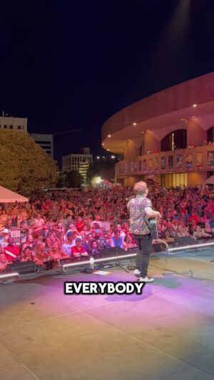 Hunter Hayes Instagram - Still flying solo… #summer #concert #single #summervibes