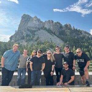 Hunter Hayes Instagram - I now know 75 random facts about Mt. Rushmore… great day off with the @hhflightcrew