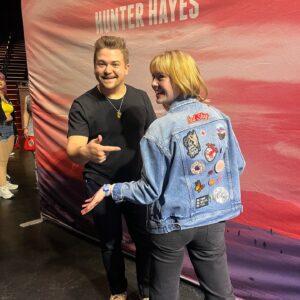 Hunter Hayes Instagram - Emotional Fan Appreciation Moment Incoming… Doing A Solo show like this is unlike any other kind of show because it’s like having a deep conversation with an audience. It’s the most personal and human show I’ve ever toured and it so beautifully highlighted the connection and community that’s been built through this music over the years. It was life-giving to see people who have followed the music for over 20 years and to also meet people who are just now finding the new music. I just want you all to know how grateful I am for you and I want you to know the impact you have on the music we make. Thanks for always showing up and creating an incredible space for everyone to be human.